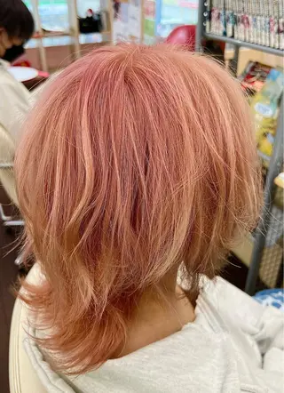 カラー まさき✂︎ブリーチ／ デザインカラーのヘアスタイル
