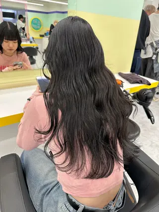 カラー ブリーチ縮毛矯正加藤 赤み無し透明感ヘアのヘアスタイル