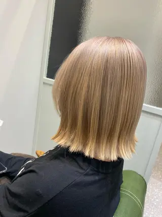 セミロング 派手髪系🦄美容師 chikaのヘアスタイル