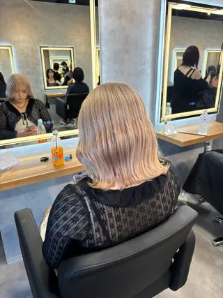 ロング カラー パーマ ヘアアレンジ 透明感ブリーチカラー 🌈TOMOHIROのヘアスタイル