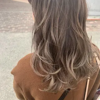 セミロング カラー ヘアアレンジ 🌸MAYU🌸 ハイトーン➕レイヤーのヘアスタイル