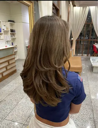 ロング レイヤーカット・水素 松井山手　齊藤　興のヘアスタイル