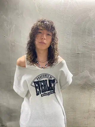 ロング パーマ メンズ パーマ、髪質改善 カズマのヘアスタイル