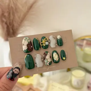 ネイル LAVISH ayukaのネイルデザイン