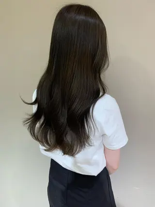 ロング カラー 平尾 樹里のヘアスタイル