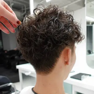 ショート パーマ ヘアアレンジ メンズ 🌐サトウ リョウ🌐のヘアスタイル