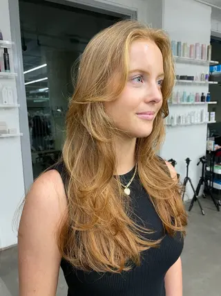 ロング パーマ/レイヤー カットmito⭐︎のヘアスタイル