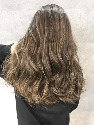 セミロング KYOKO 【Bear】のヘアスタイル