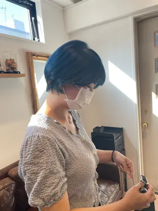 ショート カラー ミルクティー× グレージュMOMOのヘアスタイル