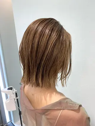 ミディアム カラー 中川 茜里のヘアスタイル