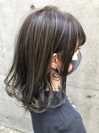 ミディアム レイヤーカット /透明感カラー西田のヘアスタイル