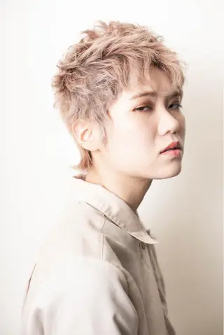 ショート カラー 國村 優のヘアスタイル