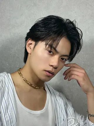 ショート メンズ ✨️センターパート/ 曲がる縮毛矯正✨️のヘアスタイル