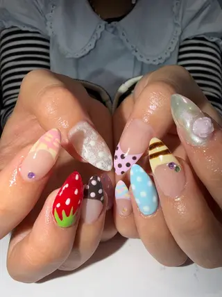 ネイル 🎵AIRI/ヘアー ⭐︎アートネイル🪽のネイルデザイン