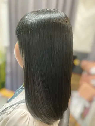 カラー 長谷川 ゆりのヘアスタイル