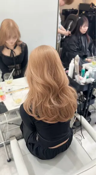 ミディアム カラー 🫧艶ダブルカラー ブリーチ🫧トモヤのヘアスタイル