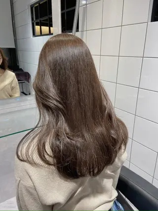 セミロング カラー センターパート特化 井上健太のヘアスタイル