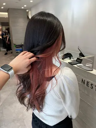 ロング カラー サキ🤍ハイトーン 🩰くびれ巻きヘアのヘアスタイル