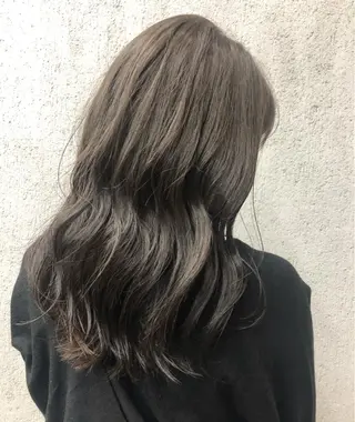 ロング 岡田 真綾のヘアスタイル