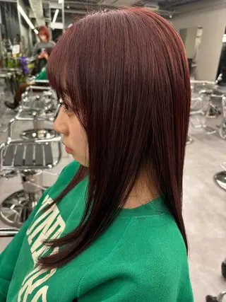 ミディアム 佐藤 莉子のヘアスタイル