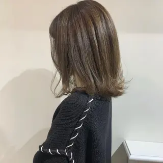 セミロング カラー stylist店長 岡本真依のヘアスタイル
