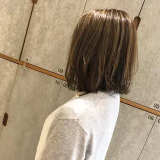 ミディアム カラー 相川 愛実のヘアスタイル