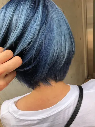 ショート カラー ROKKAN motoのヘアスタイル