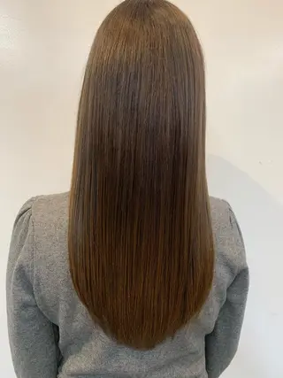 ミディアム カラー トップ スタイリストのヘアスタイル
