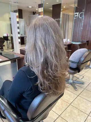 ロング カラー 桑田 新菜のヘアスタイル