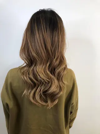 カラー デザインカラー Lienのヘアスタイル