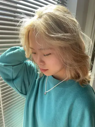 ミディアム カラー une所属・kunimi harukaのヘアスタイル