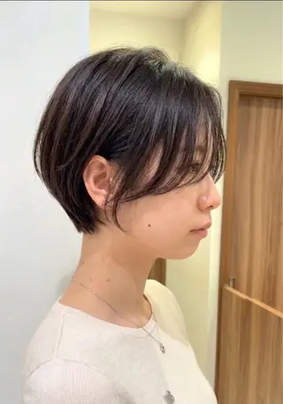 ショート カラー midori osawaのヘアスタイル