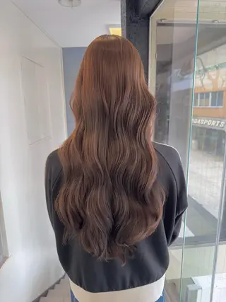 ロング カラー KOHNO ナチュラルデザインのヘアスタイル