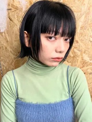 ショート カラー ブリーチ😼 ボブ✍️レイヤーのヘアスタイル