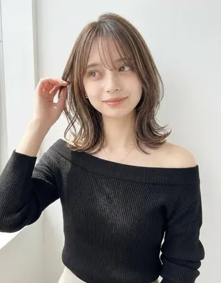 セミロング 白髪ぼかし/清水 和馬のヘアスタイル