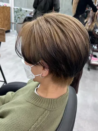ショート カラー Aoba 🫧艶ハイトーン🫧のヘアスタイル