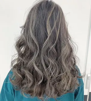 ミディアム レイヤーカット 川田くるみのヘアスタイル