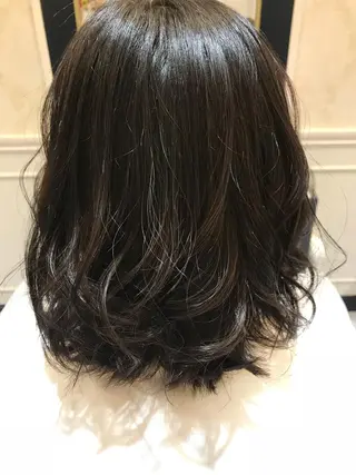 ショート カラー 粟田 めぐみのヘアスタイル