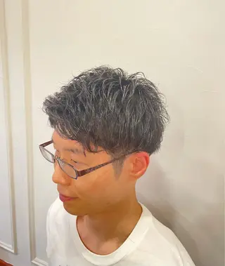 ショート パーマ メンズ 【24時まで営業✨】 吉本 成樹のヘアスタイル