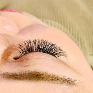 マツエク・マツパ sHioN髪質改善 美髪矯正／ヘア着付けのヘアスタイル