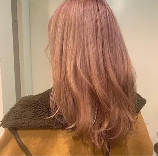 セミロング クワハラ イオリのヘアスタイル