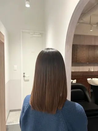 セミロング 大宮レイヤーカット× 透明感カラー　rioのヘアスタイル