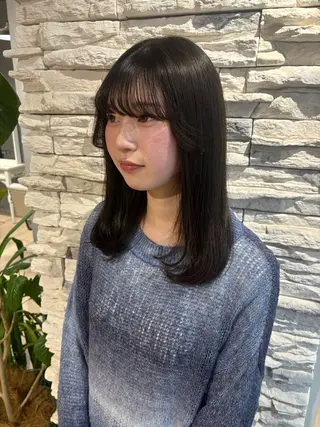 ミディアム Maki /透明感カラーのヘアスタイル