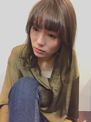 セミロング カラー 安達 俊亮のヘアスタイル