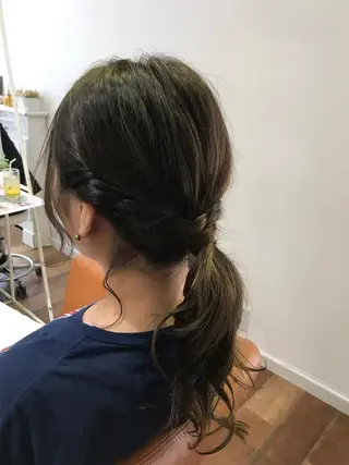 セミロング ヘアアレンジ いけだ　ひかり ハイライトくびれヘアのヘアスタイル