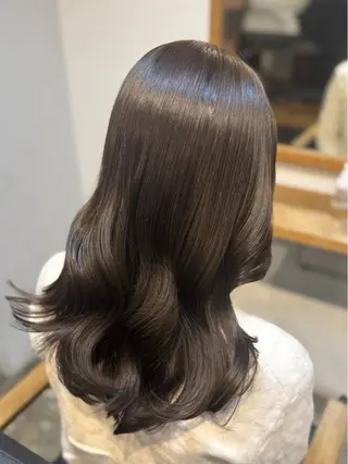 セミロング 髪質改善ストレート Airi🪽🫧のヘアスタイル