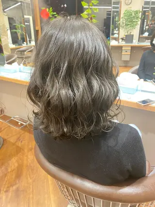 ミディアム レイヤー/グレージュ メンズパーマのヘアスタイル