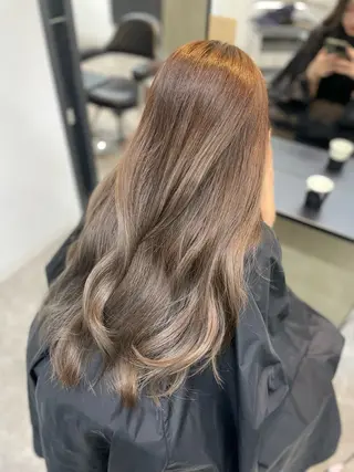 ロング カラー 柳田 光のヘアスタイル