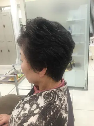ショート パーマ 秋野 睦実のヘアスタイル