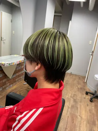 ショート ブリーチ　BAM BIのヘアスタイル